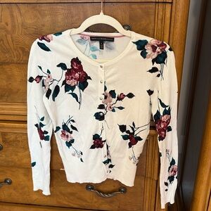 Women’s WHBM snap front cardigan